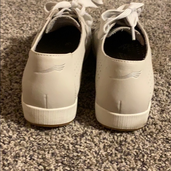 Dansko laser cut lace up walking shoe - Picture 3 of 6